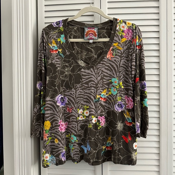 Johnny Was Zippy Favorite 3/4 Sleeve V-Neck Tee. Sold out - Picture 2 of 5